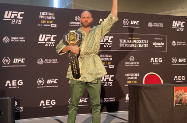 UFC 275: Prochazka submits Teixeira to become the new light-heavyweight champion