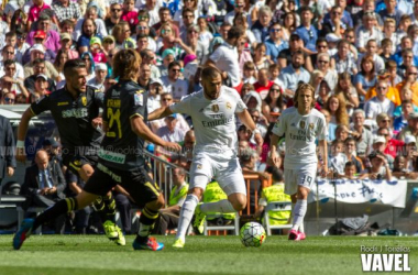 Un Granada muy valiente planta cara en el Bernabéu