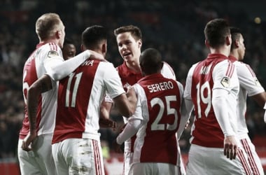 El Ajax se aferra al segundo puesto