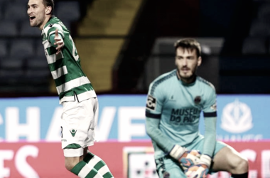 Bas Dost rescata al Sporting