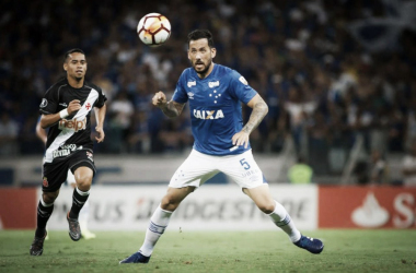 Sem centroavante, Cruzeiro abusa nos cruzamentos diante do Vasco, pela Copa Libertadores