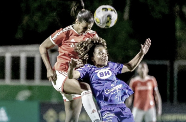 Internacional sai na frente, mas sofre empate do Cruzeiro pelo Brasileirão Feminino 