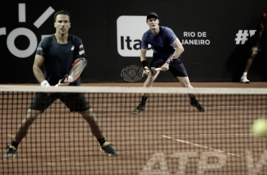 Soares e Murray vencem dupla brasileira na estreia do Rio Open