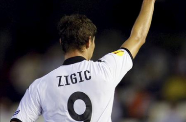 Zigic se retira antes del entrenamiento.