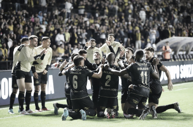 Tencati comemora vitória em duelo contra o rebaixamento e agradece o apoio da torcida do Criciúma