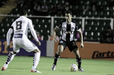 Em jogo nervoso, Santos sofre empate no fim contra Figueirense