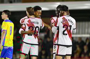 Los jugadores del Rayo Vallecano dándose ánimos  / Rayo Vallecano (X)