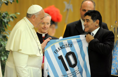 El Vaticano está de luto, el fútbol también