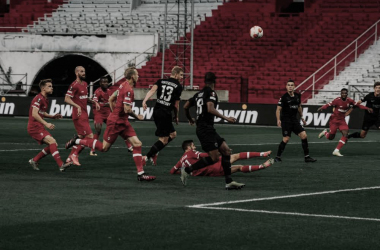 Gols e melhores momentos de Eintracht Frankfurt x Royal Antwerp (2-2)