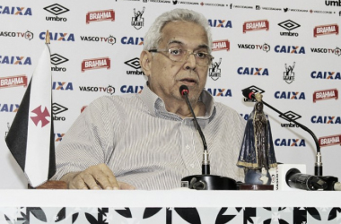 Eurico Miranda confirma permanência de Jorginho no Vasco: "Ele é o treinador da presidência"