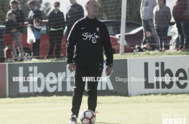 El Sporting vence en los tribunales al cuerpo técnico de Abelardo