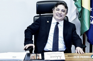 Atual presidente do Conselho, Perrela afirma que dívida do Cruzeiro é de mais de 400 milhões