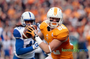 Tennessee Volunteers Dominate Kentucky Wildcats, Both 1 Win From Bowl Eligibility