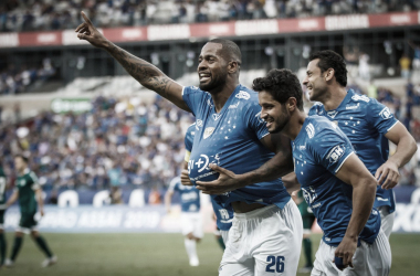 Cruzeiro vence Goiás no Mineirão e e chaga ao milésimo ponto no Campeonato Brasileiro