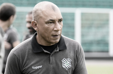 Treinador do Figueirense, Hemerson Maria esbraveja contra própria diretoria e ameaça W.O.