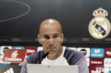 Zidane minimiza declaração de Isco e confirma permanência do meia: "Ele continua aqui"