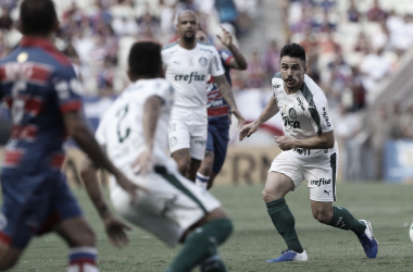 Em jogo de poucas chances, Palmeiras derrota Fortaleza e se mantém perto do líder