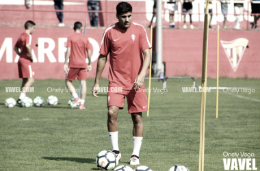 Idas y venidas en los primeros entrenamientos del Sporting