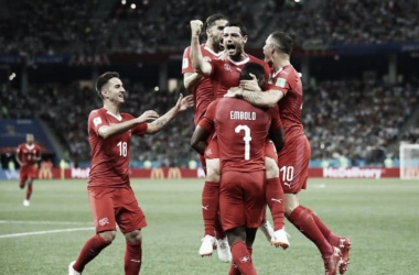 Suíça empata com já eliminada Costa Rica, fica em segundo no Grupo E e avança às oitavas de final