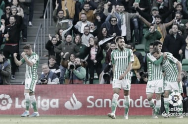 El Betis regala a su afición una goleada para inaugurar la segunda vuelta