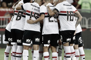 São Paulo vai até Goiânia enfrentar o Atlético-GO em busca da primeira vitória no Brasileirão