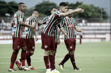 Sob forte calor, Fluminense joga bem e goleia Bangu na estreia da Taça Rio
