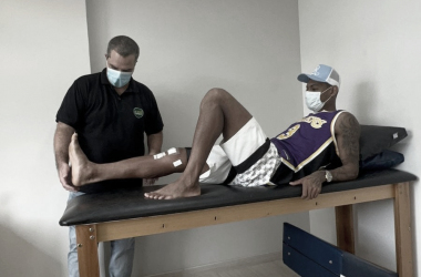 Ricardo Lopes comenta início do tratamento após cirurgia no joelho