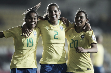 Com direito a gol olímpico, Brasil goleia Bolívia e segue invicto na Copa América Feminina
