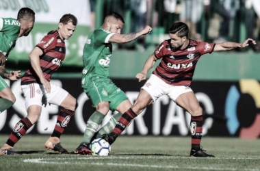 Flamengo e Chapecoense duelam por recuperação no Brasileiro