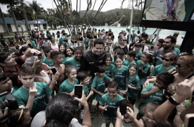 Thiago Pereira lança projeto social de natação em Volta Redonda (RJ)