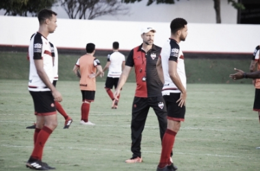 Em clássico goiano, Atlético-GO e Vila Nova se enfrentam em situações distintas