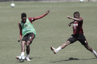 Vitinho sente lesão na coxa e vira preocupação para Dorival no Flamengo