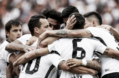 Análise: com nova formação, Corinthians busca leveza no ataque e equilíbrio na defesa