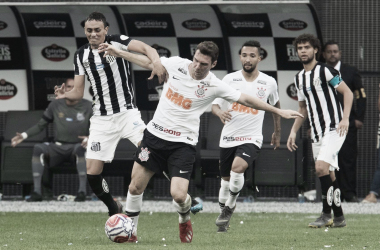 Corinthians e Santos protagonizam bom clássico, mas empatam sem gols em Itaquera