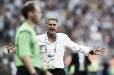 Queiroz: &quot;Si la FIFA no manda a casa al árbitro, algo está podrido&quot;