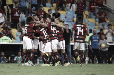 Flamengo derrota Grêmio no Maracanã e segue na disputa pelo título 