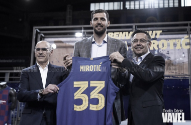 Mirotić, presentado como nuevo jugador del Barça