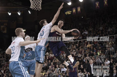 El Barca despide el año con victoria en el Palau