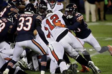 Tampa Bay Buccaneers 19-20 Chicago Bears: Nick Foles gets the better of Tom Brady