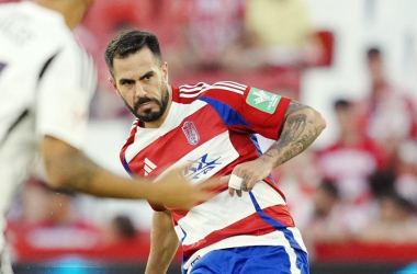 Pablo Insua regresa a Gijón desde la suplencia