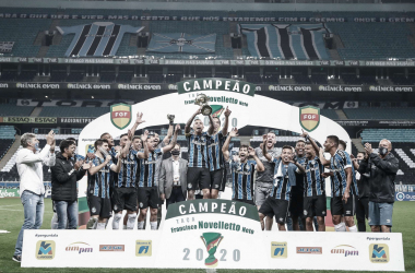 Grêmio vence Gre-Nal, conquista segundo turno do Gaúcho e
encara final contra Caxias