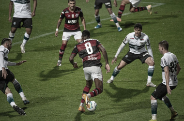 Mesmo com vitória sobre Coritiba, Flamengo ainda demonstra falta de confiança