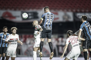 Emocionado, Diego Souza exalta coletivo do Grêmio e comemora vaga na final