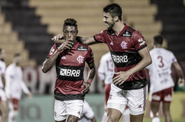 Titulares estreiam, Flamengo tem vitória dominante sobre Bangu e permanece no topo do Carioca