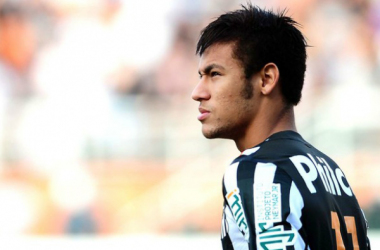 Empresário de Neymar diz que craque não sai agora