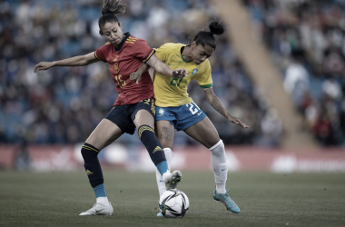 Brasil sofre, mas busca empate contra Espanha em amistoso