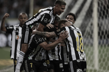 Atlético-MG bate Emelec no Mineirão e se classifica às quartas da Libertadores