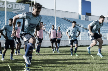 Buscando
garantir acesso com antecedência, líder Cruzeiro enfrenta Sampaio Corrêa