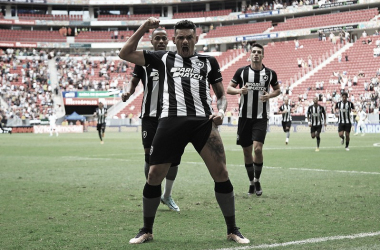Botafogo recebe Bangu de olho na liderança do Carioca
