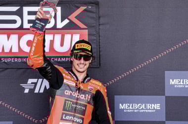Nicoló Bulega firma un triplete de victorias en Cremona